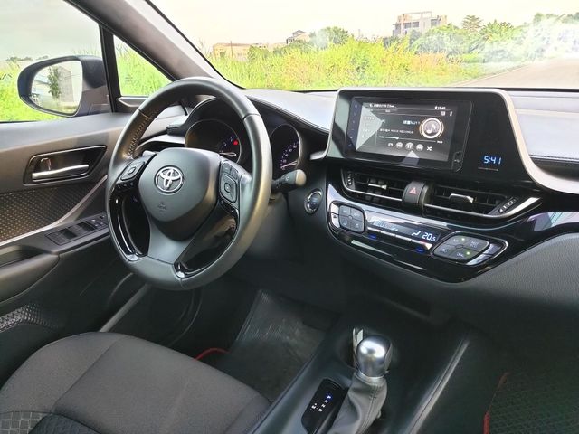 TOYOTA豐田 C-HR  第6張相片
