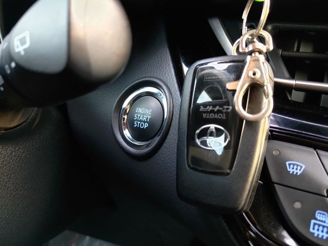 TOYOTA豐田 C-HR  第9張相片