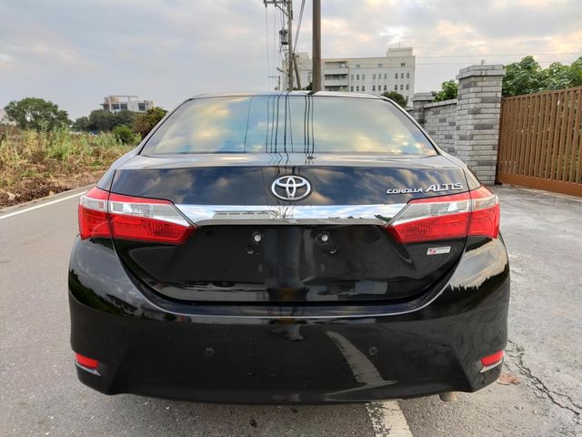 TOYOTA豐田 ALTIS  第4張相片