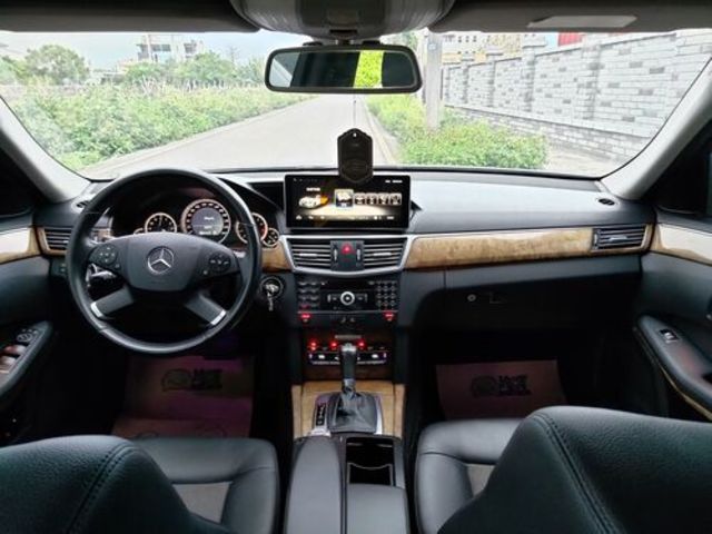 M-BENZ賓士 E200  第5張相片