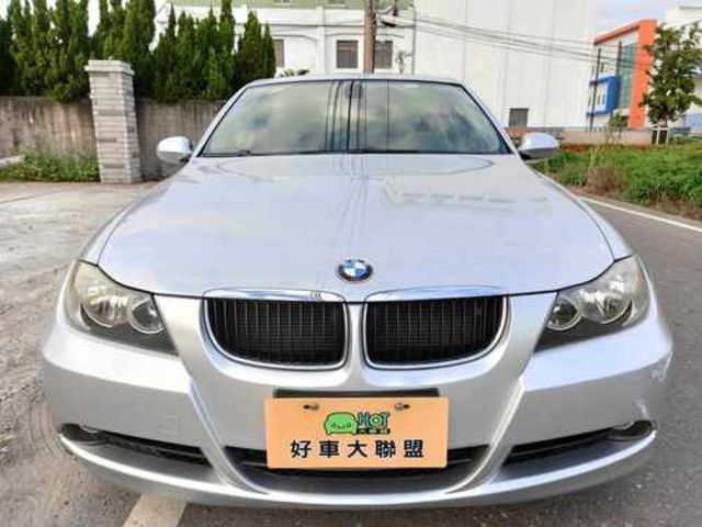 BMW寶馬 320I SEDAN ZA  第3張相片