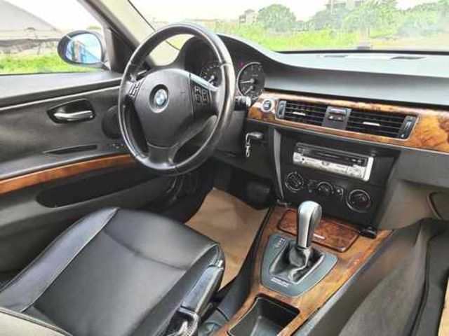 BMW寶馬 320I SEDAN ZA  第5張相片