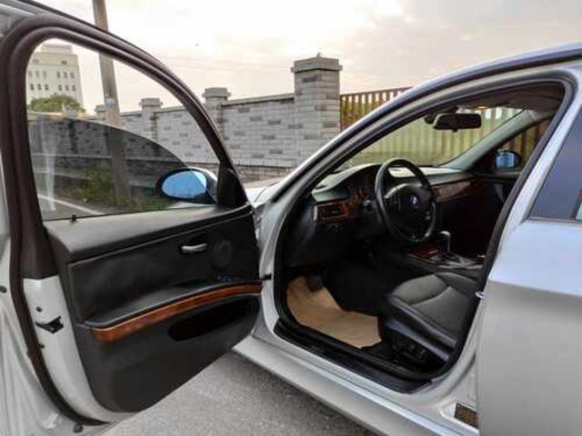 BMW寶馬 320I SEDAN ZA  第11張相片