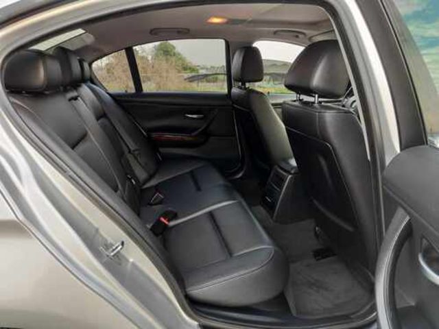 BMW寶馬 320I SEDAN ZA  第15張相片