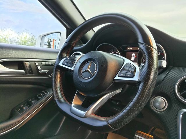 M-BENZ賓士 A180  第8張相片