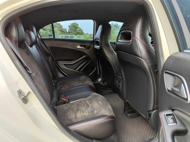 M-BENZ賓士 A180  第16張相片
