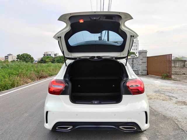 M-BENZ賓士 A180  第19張相片