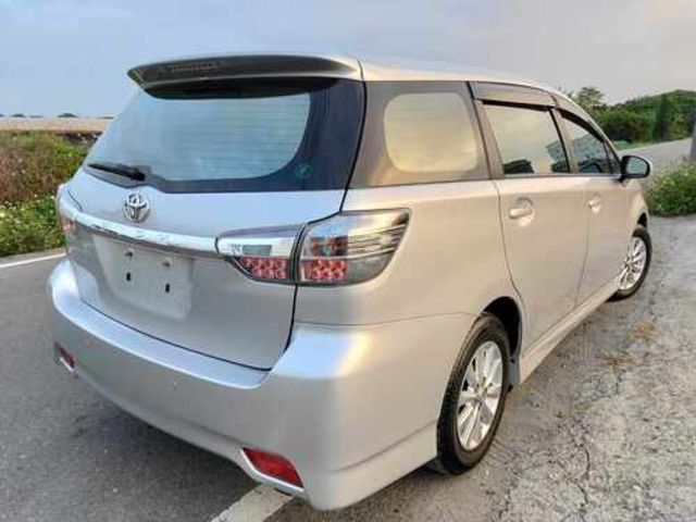 TOYOTA豐田 WISH  第2張相片