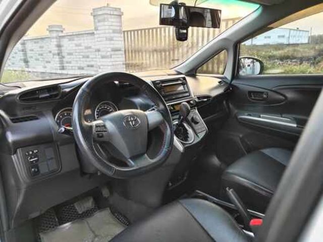 TOYOTA豐田 WISH  第9張相片