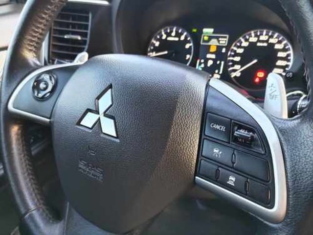 MITSUBISHI三菱 OUTLANDER  第8張相片