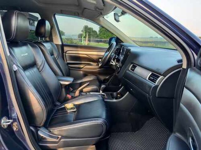 MITSUBISHI三菱 OUTLANDER  第18張相片