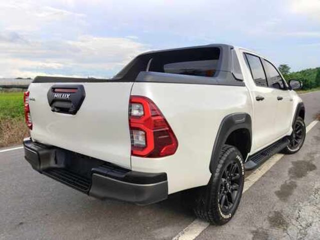 TOYOTA豐田 HILUX  第2張相片