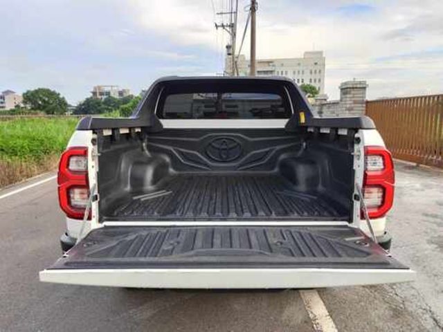 TOYOTA豐田 HILUX  第18張相片