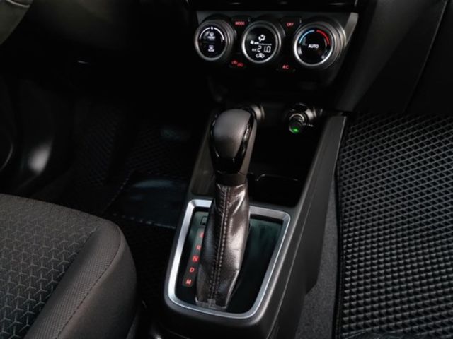 SUZUKI鈴木 SWIFT  第14張相片