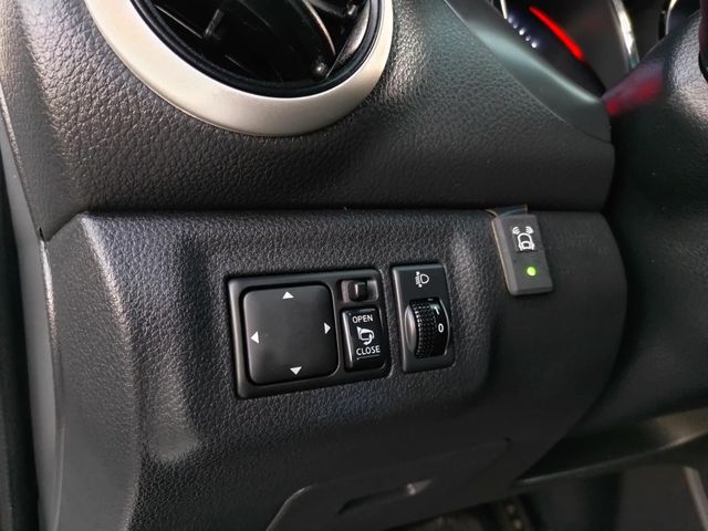 NISSAN日產 LIVINA  第7張相片