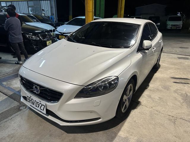 VOLVO富豪 V40  第1張相片
