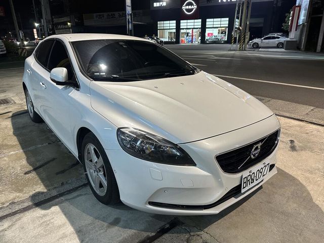 VOLVO富豪 V40  第4張相片