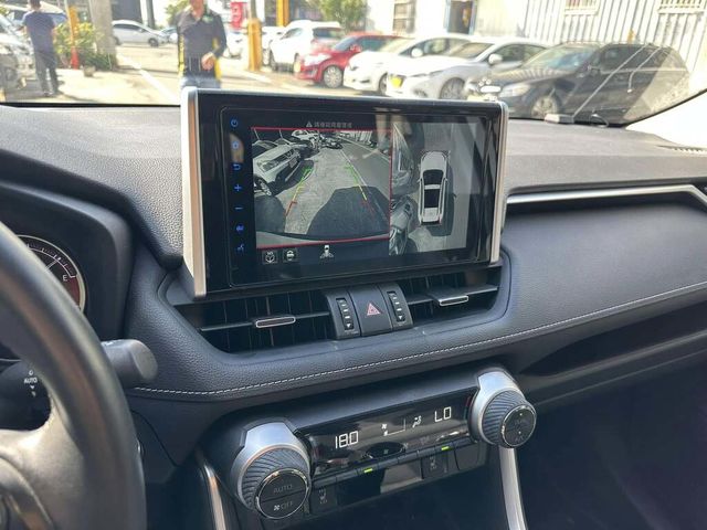 TOYOTA豐田 RAV4  第5張相片