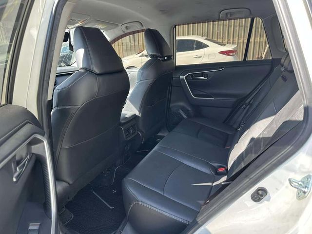 TOYOTA豐田 RAV4  第7張相片