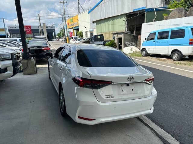 TOYOTA豐田 ALTIS  第4張相片