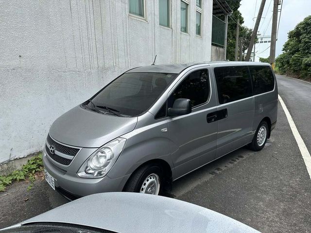 HYUNDAI現代 STAREX  第1張相片