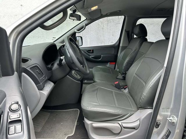 HYUNDAI現代 STAREX  第4張相片