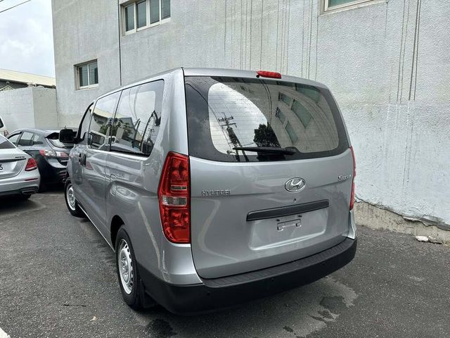 HYUNDAI現代 STAREX  第7張相片