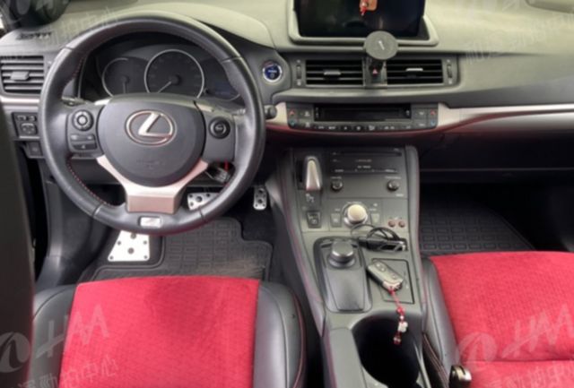 LEXUS凌志 CT200H  第3張相片