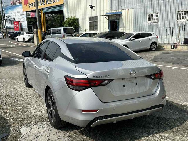 NISSAN日產 SENTRA  第4張相片