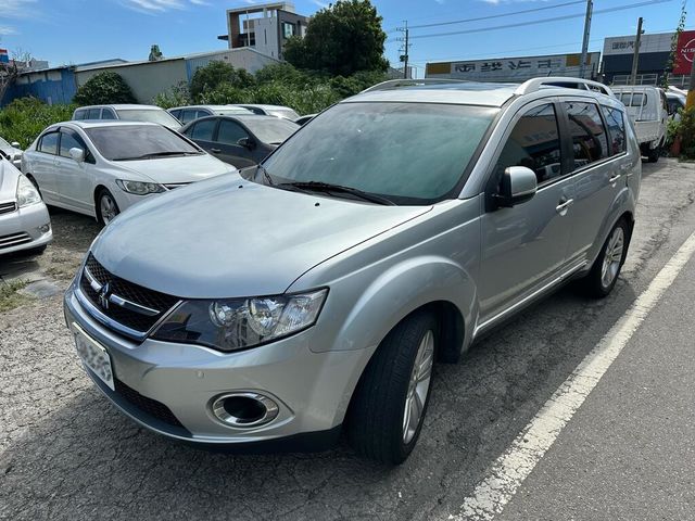MITSUBISHI三菱 OUTLANDER  第1張相片
