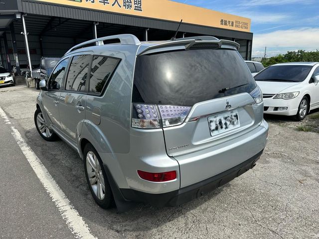 MITSUBISHI三菱 OUTLANDER  第3張相片