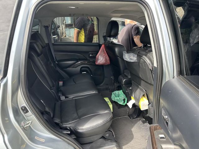 MITSUBISHI三菱 OUTLANDER  第6張相片
