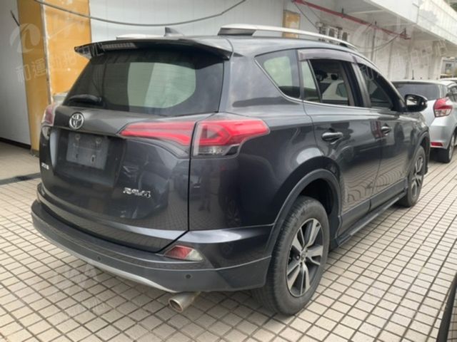 TOYOTA豐田 RAV4  第2張相片