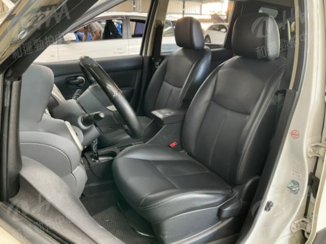 NISSAN日產 LIVINA  第4張相片