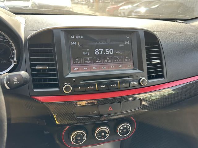 MITSUBISHI三菱 LANCER IO  第14張相片