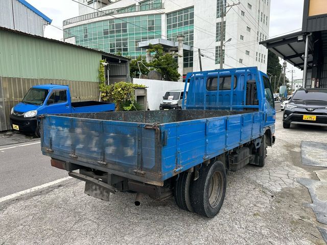 MITSUBISHI三菱 CANTER  第2張相片