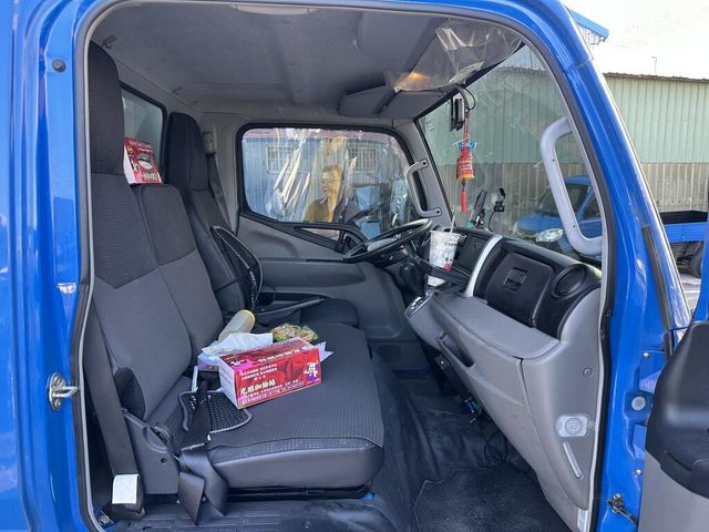 MITSUBISHI三菱 CANTER  第5張相片