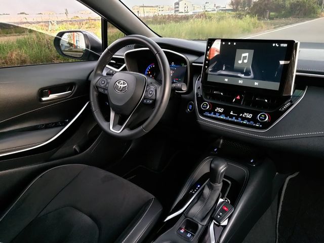 TOYOTA豐田 COROLLA SPORT  第5張相片