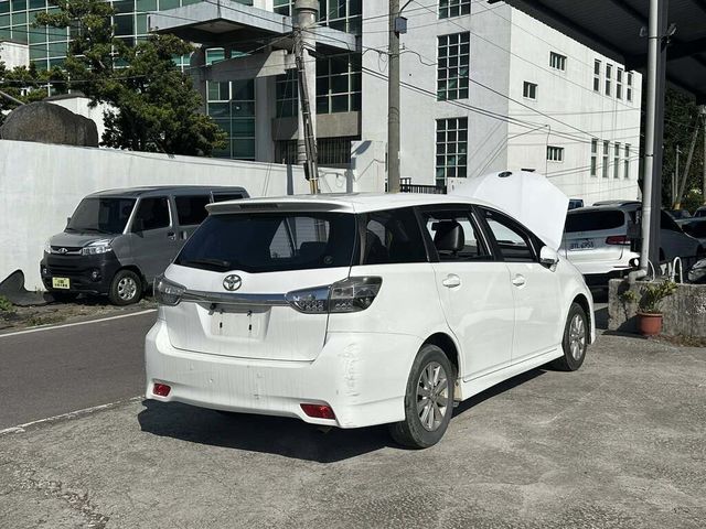TOYOTA豐田 WISH  第2張相片