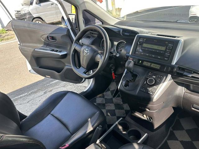 TOYOTA豐田 WISH  第3張相片