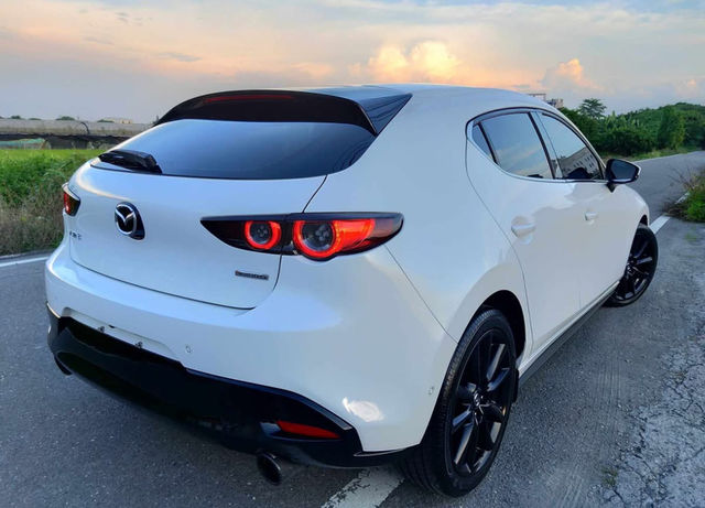 MAZDA馬自達 MAZDA 3  第2張相片