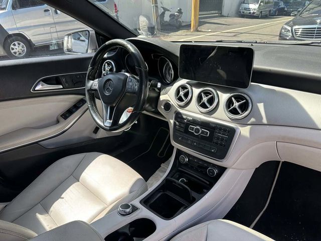 M-BENZ賓士 CLA250  第5張相片