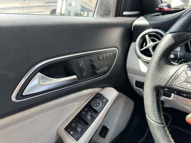 M-BENZ賓士 CLA250  第8張相片