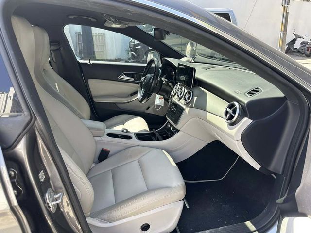 M-BENZ賓士 CLA250  第12張相片