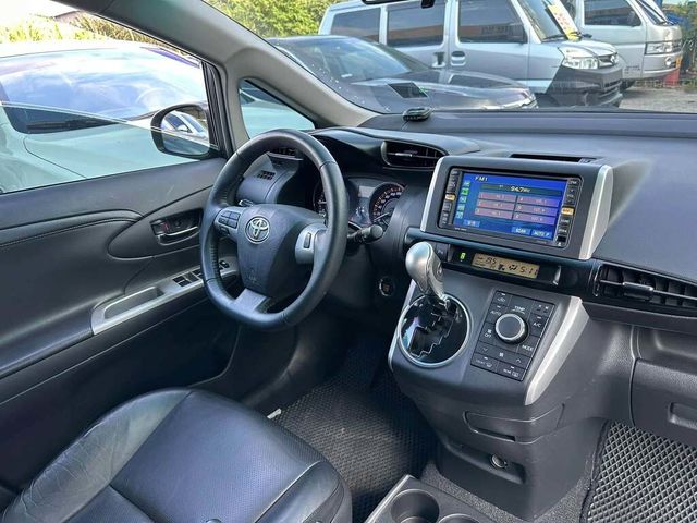 TOYOTA豐田 WISH  第5張相片