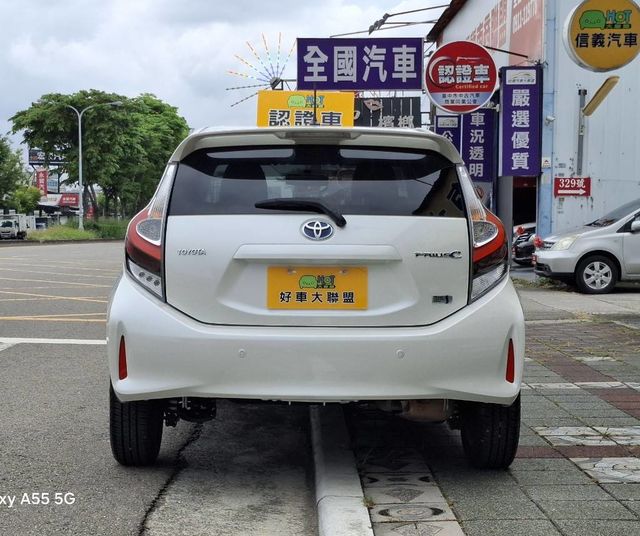 TOYOTA豐田 PRIUS C  第4張相片