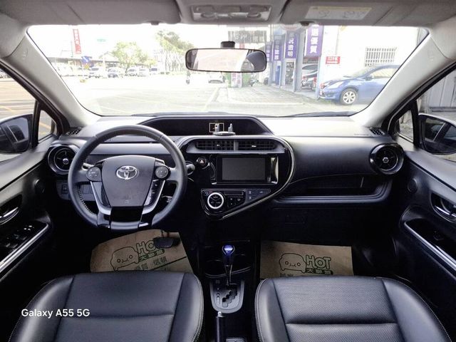 TOYOTA豐田 PRIUS C  第5張相片