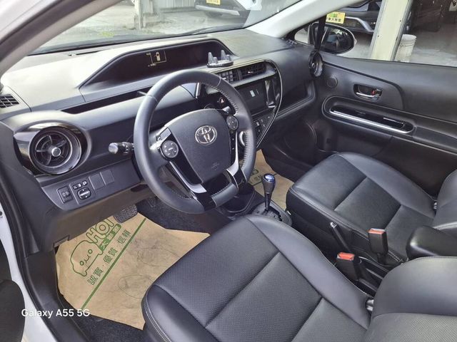 TOYOTA豐田 PRIUS C  第7張相片