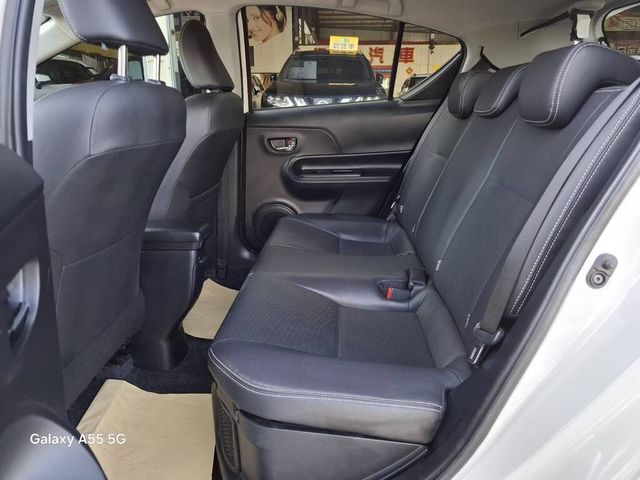 TOYOTA豐田 PRIUS C  第9張相片