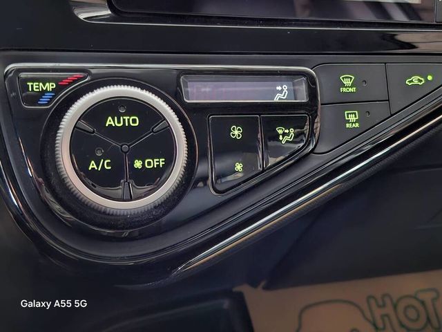 TOYOTA豐田 PRIUS C  第13張相片